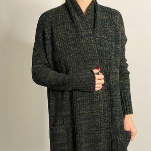 Long and cozy gray sweater